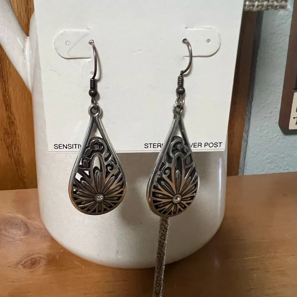 Dillard’s Silver Filigree Drop Earrings #DILL1